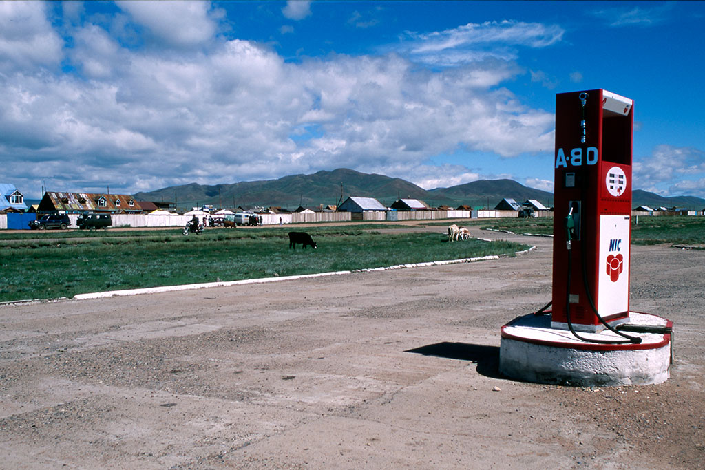 estação de combustível na Mongólia