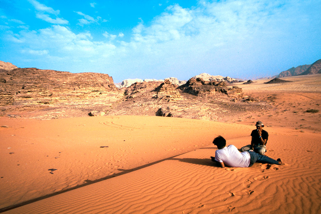 descanso nas areias de wadi rum