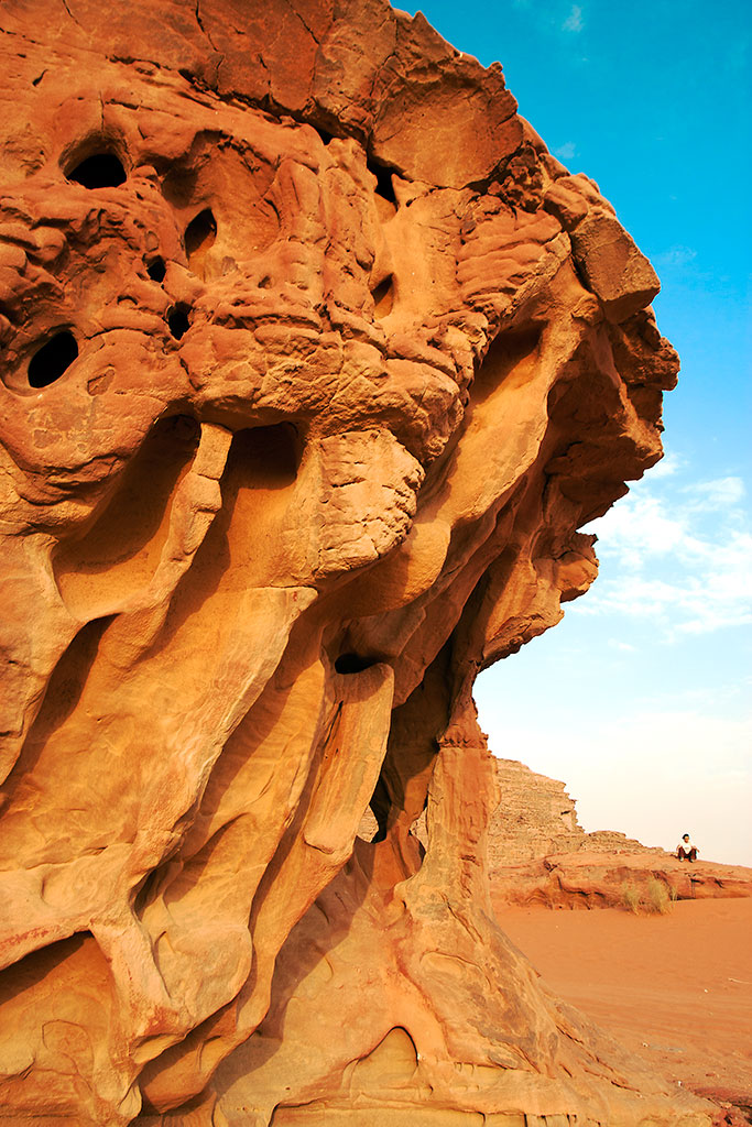 formação rochosa em arenito no deserto