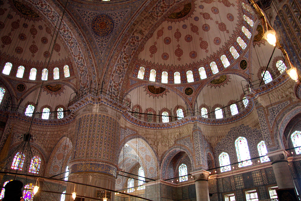 interior da mesquita azul