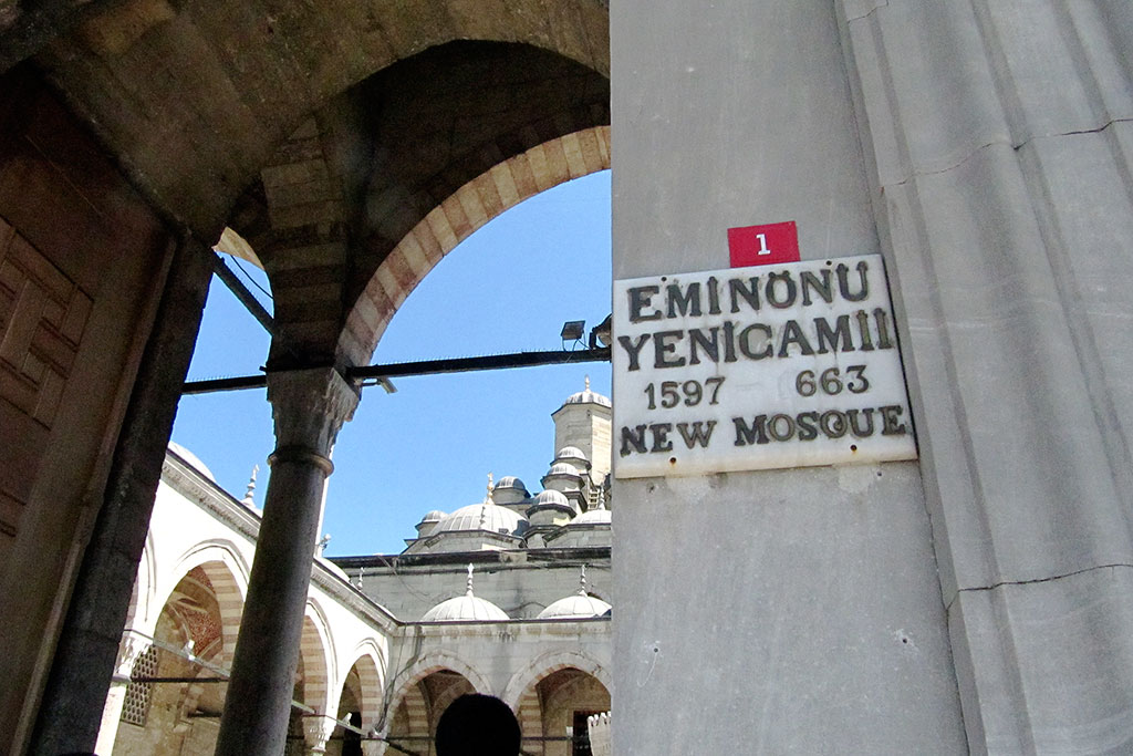 mesquita Yeni