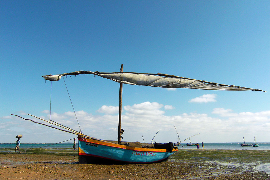 barco de pesca tradicional na ilha de Moçambique