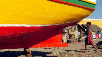 barco no estaleiro da ilha de Moçambique