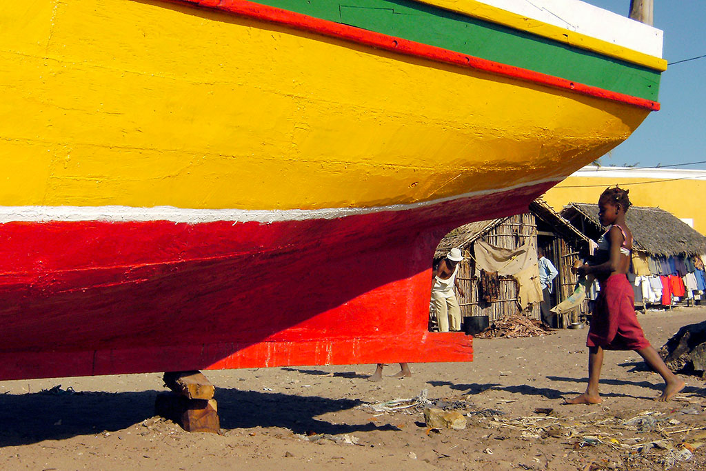 barco no estaleiro da ilha de Moçambique