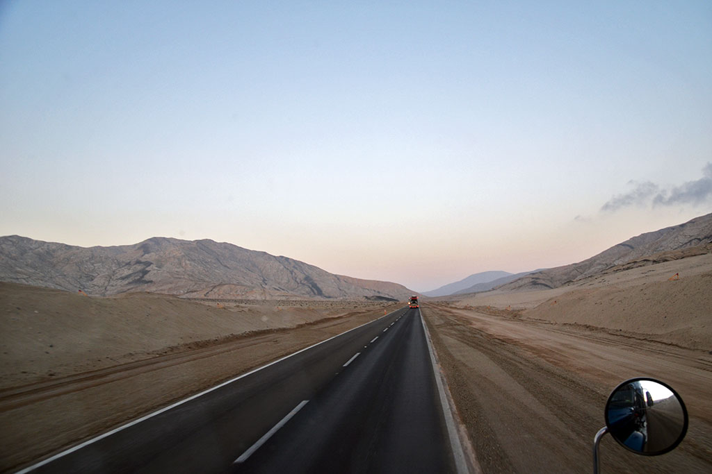 Estrada no deserto do Atacama