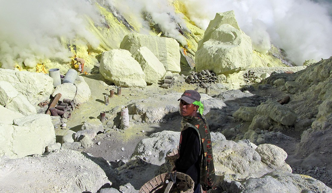 carregadores em busca de nova carga de enxofre