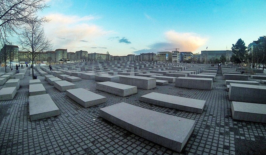 Praça onde está instalado o Memorial do Holocausto em Berlim