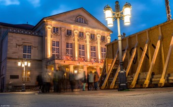 teatro à noite em Weimar