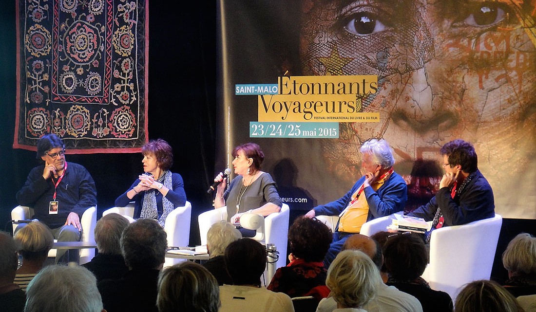 mesa redonda com escritor Luís Sepúlveda no festival literário Étonnants Voyageurs