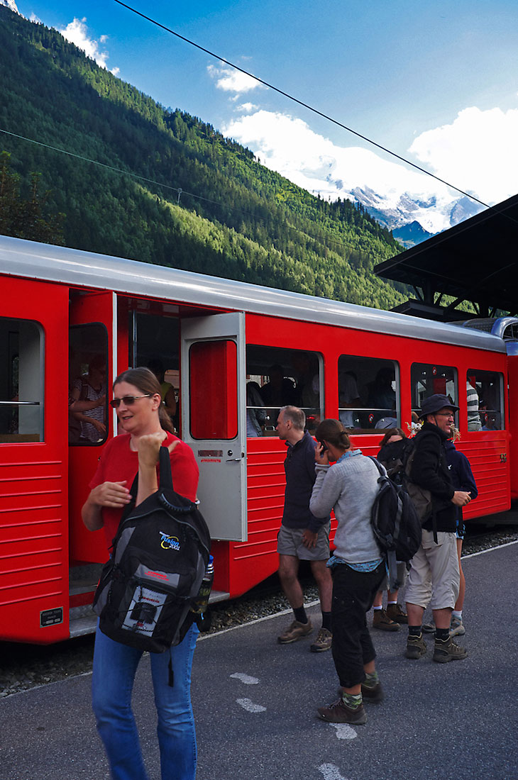 Turistas no comboio de Montenvers em Chamonix