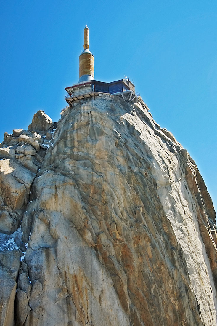 torre de telecomunicações no ponto mais alto da Aiguille du Midi