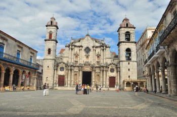 A Praça da Catedral em Havana Velha