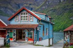 loja em casa de madeira típica em Undredal, Noruega