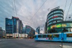prédios e tram no centro de Oslo