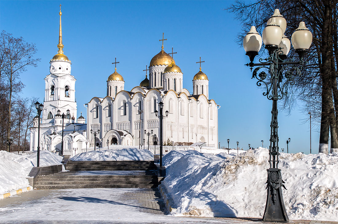 Catedral da Dormição em Vladimir, um dos ex-libris do Anel Dourado.