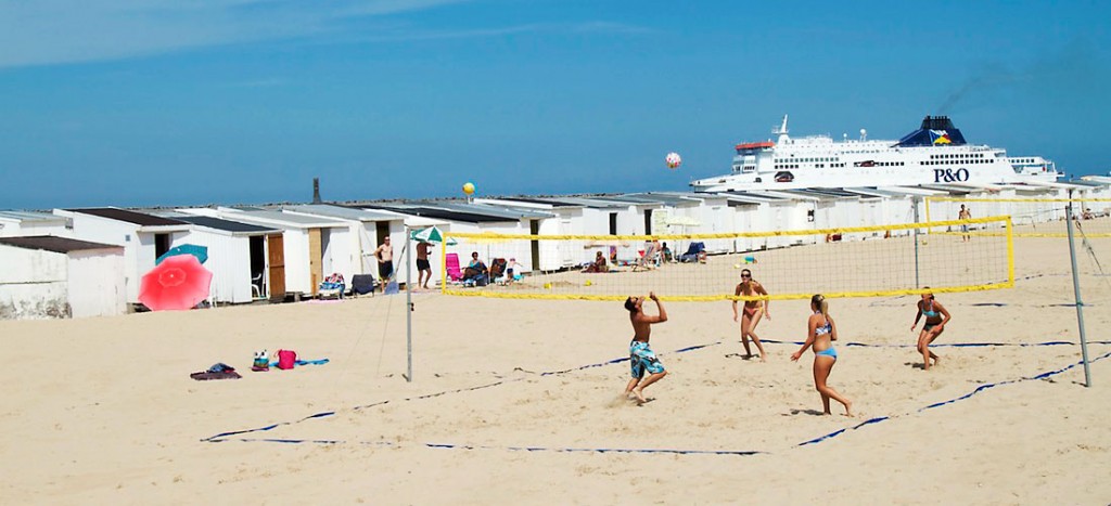 jogo de voleibol nas praias de calais