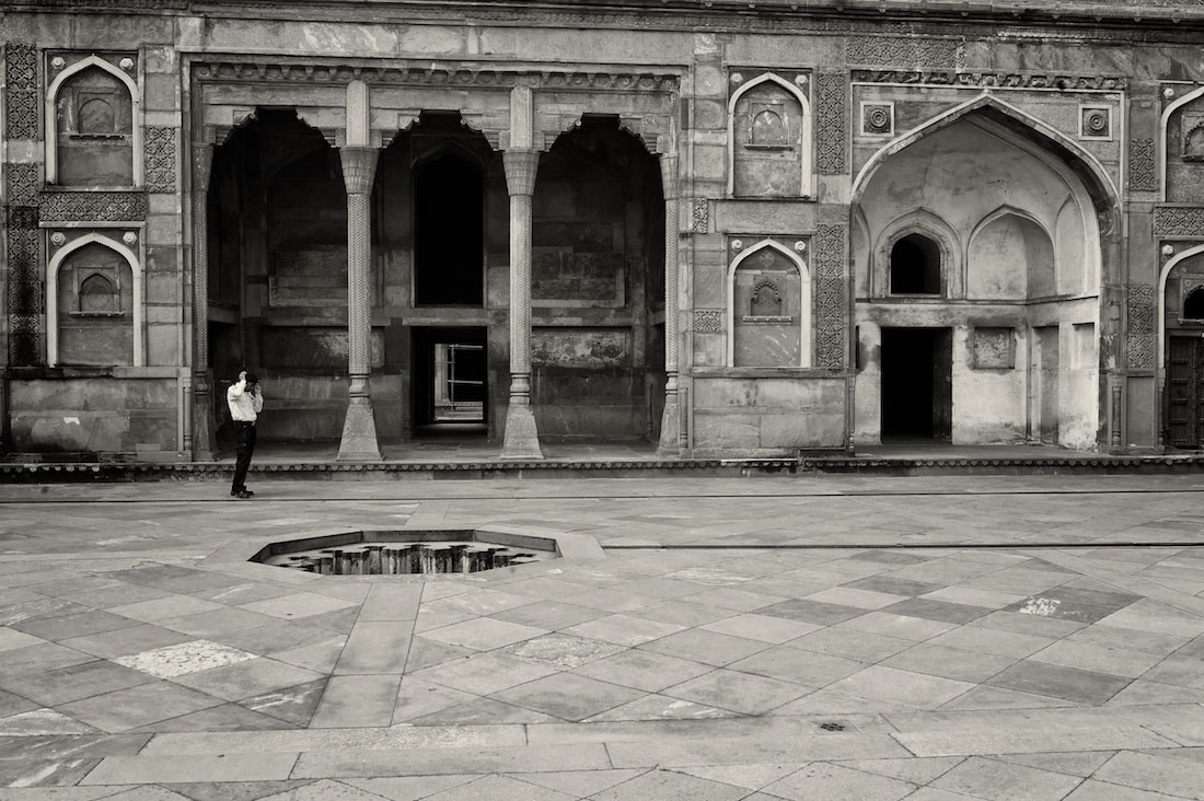 Policia isolado junto a deicídio do Red Fort em Agra, Índia.