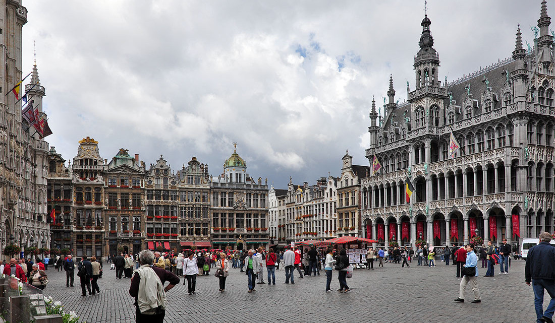 Câmara Municipal e Casa do Rei na Grand Place em Bruxelas.