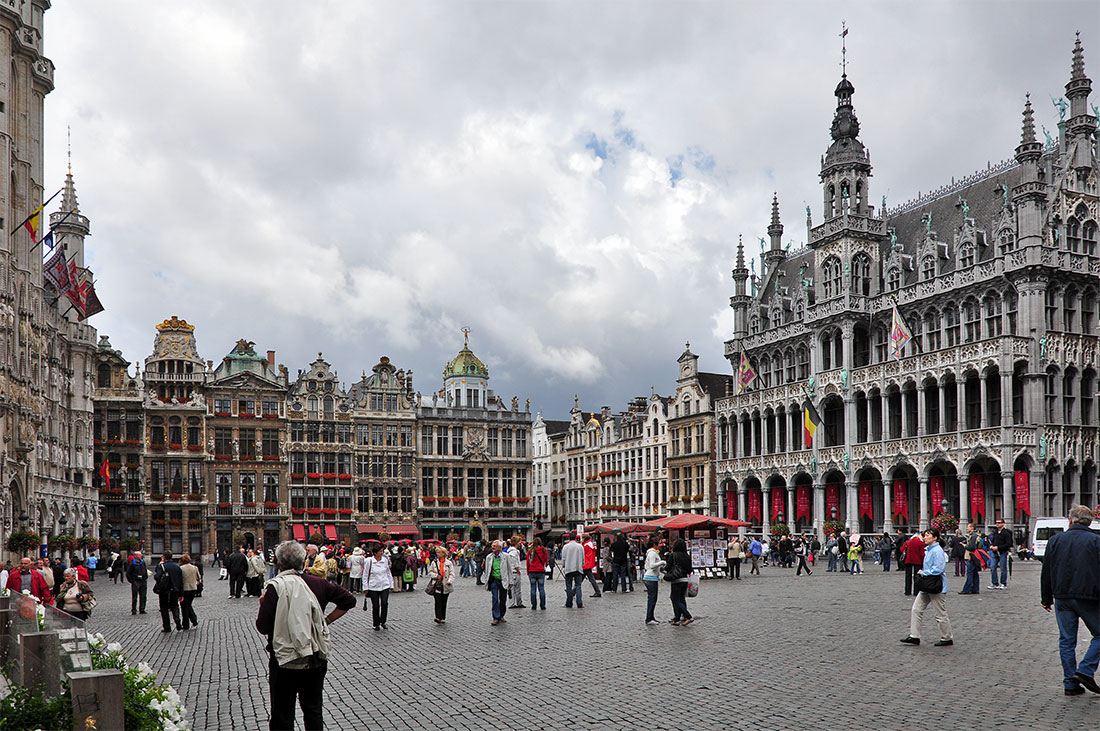 Câmara Municipal e Casa do Rei na Grand Place em Bruxelas.