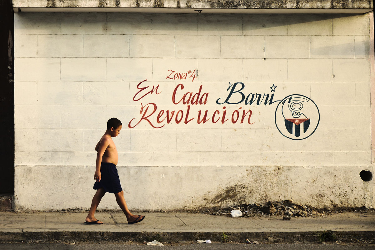 En Cada Barrio Revolución!