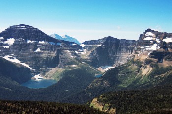 Um dos pontos mais altos, com vista para lagos e montanhas, durante a caminhada no Parque Nacional de Waterton, Canadá.