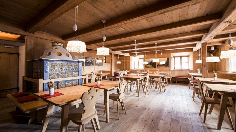 Rico em pratos tiroleses, o restaurante Ida Parlour está instalado no Vigilius Mountain Resort.