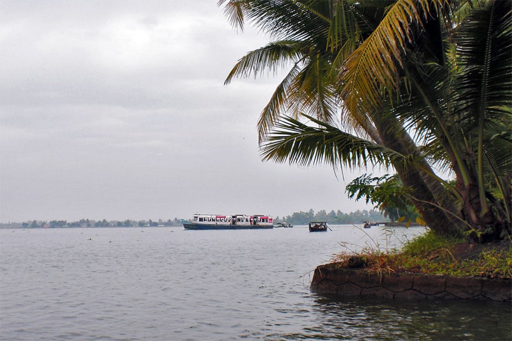 Vários backwaters nos remansos de Alappuzha, no estado indiano de Kerala.