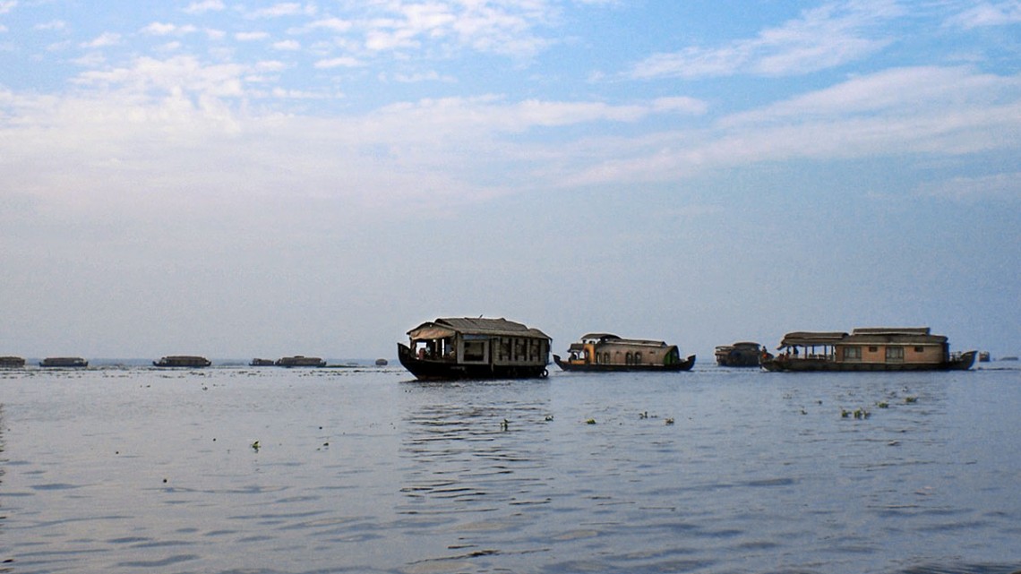 Houseboats nos remansos de Alappuzha onde se pode passar a noite.