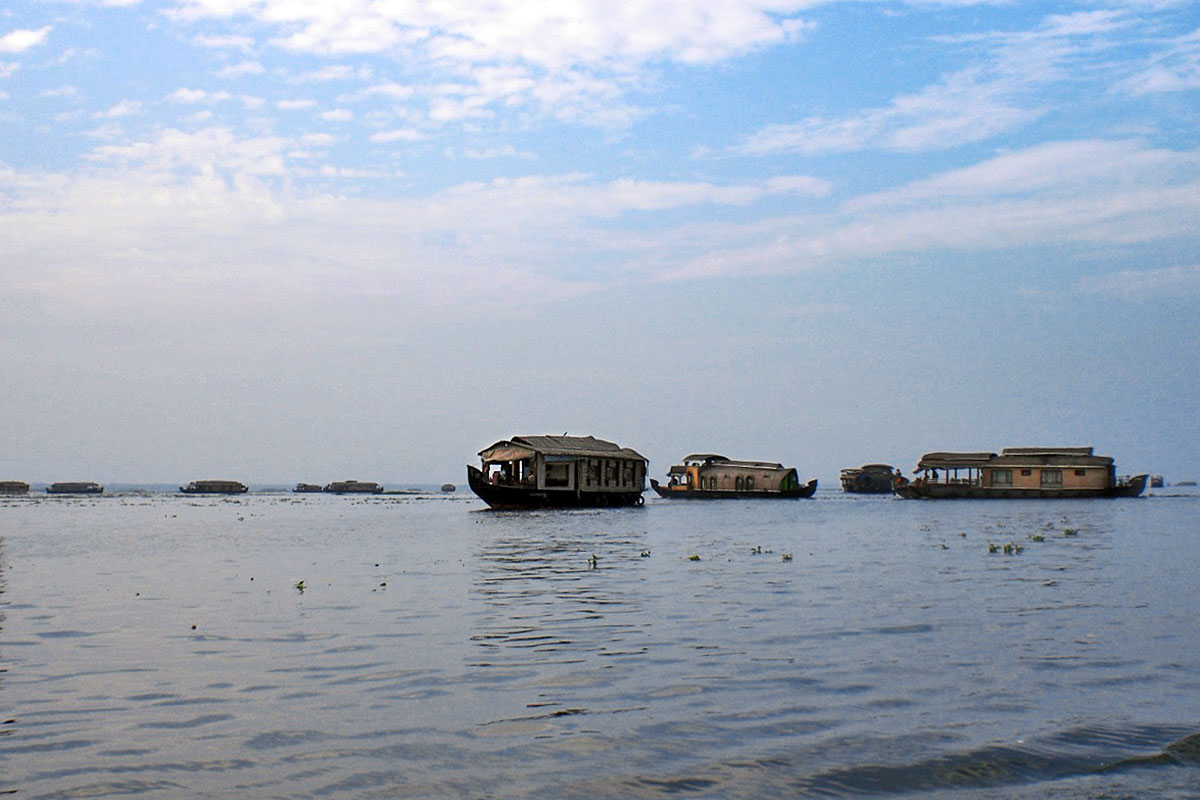 Houseboats nos remansos de Alappuzha onde se pode passar a noite.